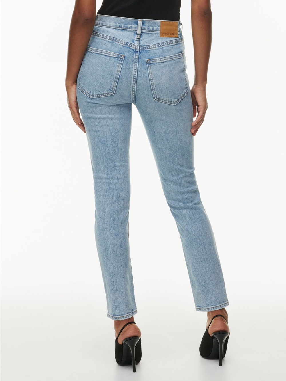 Denim Forum| Aritzia| ‘The Yoko’ High-Rise Slim Fit Denim Blue Jeans Sz 27/30L